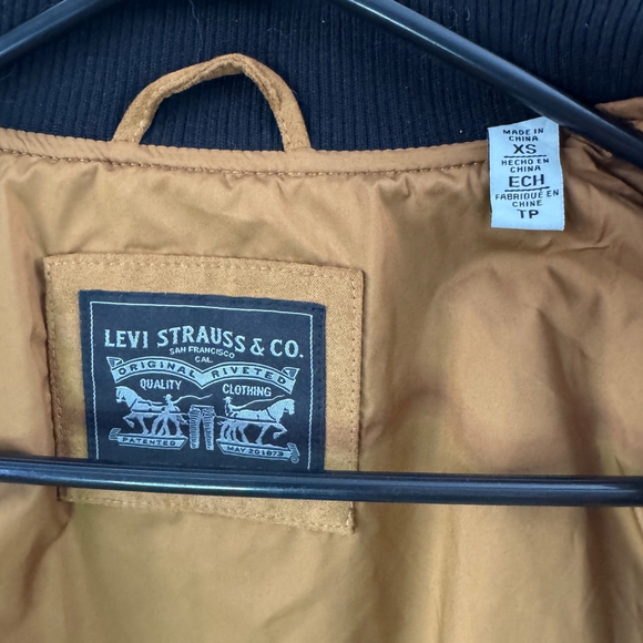 Levi’s Women's Mixed Media Varsity Bomber Jacket, Tan NWT XS - Picture 5 of 12